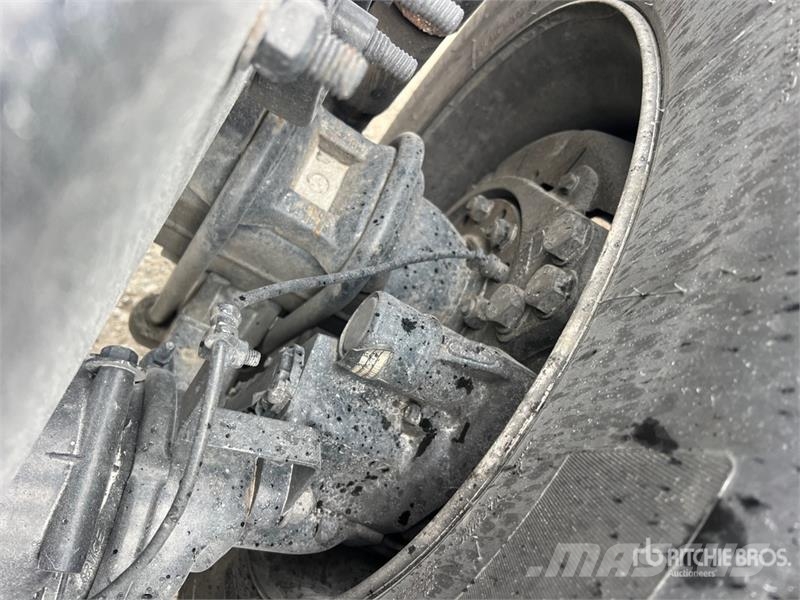Freightliner Cascadia 125 6x4 T/A Sleeper Truck Tractor Vilcēji