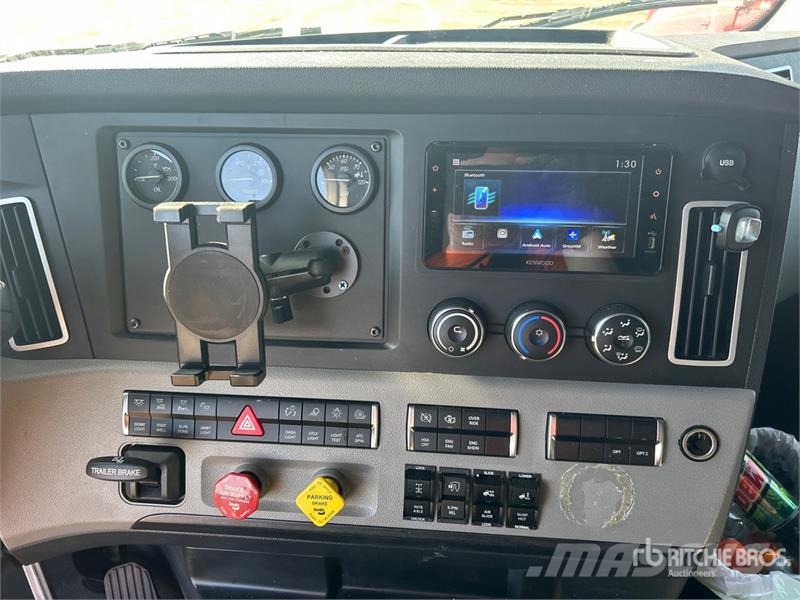 Freightliner Cascadia 126 曳引機組件