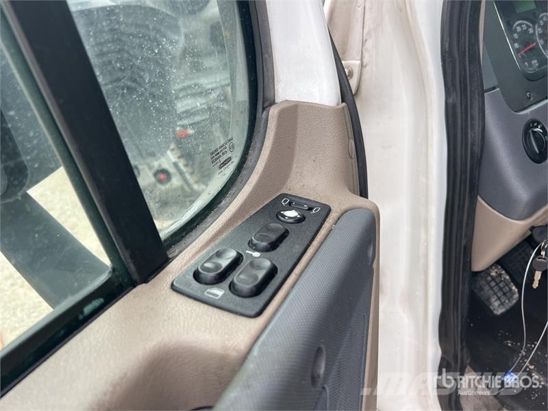 Freightliner Cascadia 125 6x4 T/A Sleeper Truck Tractor Тягачі