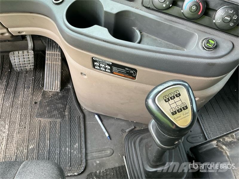 Freightliner Cascadia 125 T/A Sleeper Truck Tractor وحدات الجر