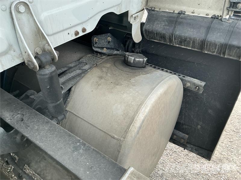 Freightliner Cascadia 126 6x4 T/A Sleeper Truck Tractor Sattelzugmaschinen