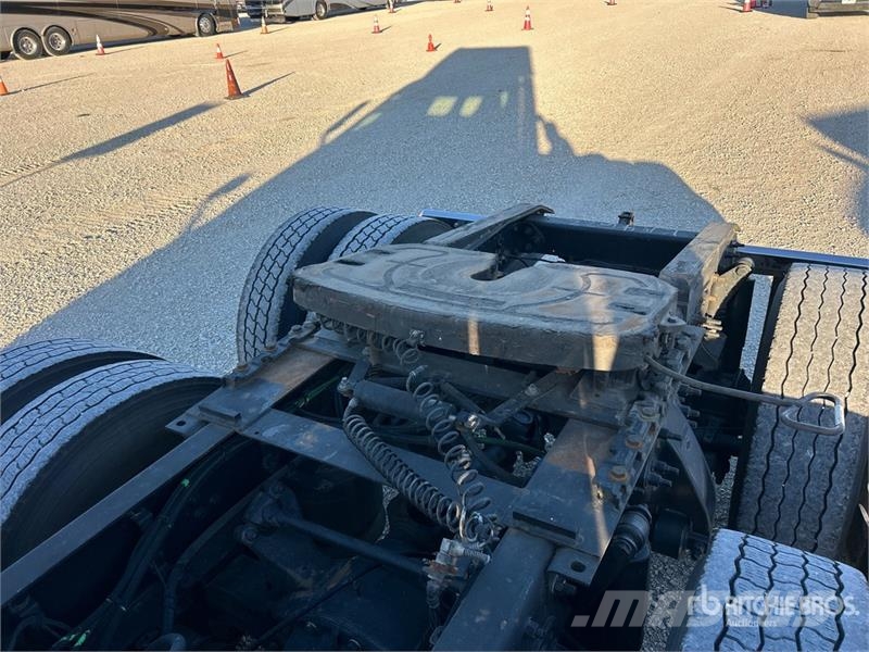 Freightliner Cascadia 126 وحدات الجر
