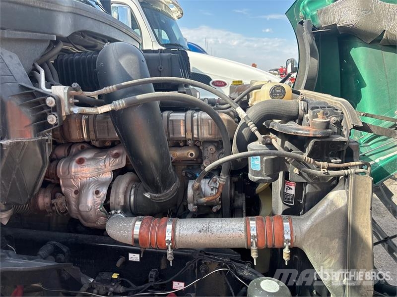 Freightliner Cascadia 126 6x4 T/A Sleeper Truck Tractor Motrici e Trattori Stradali