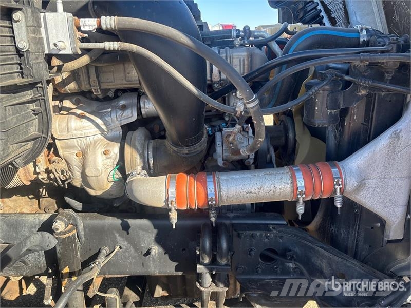 Freightliner Cascadia 125 6x4 T/A Sleeper Truck Tractor وحدات الجر