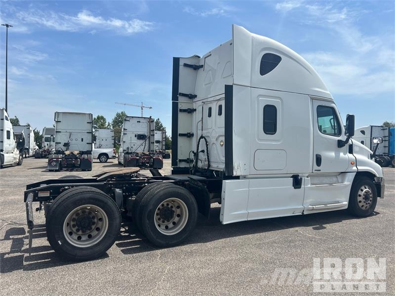 Freightliner Cascadia 125 Vetopöytäautot