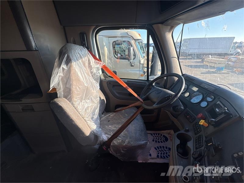 Freightliner Cascadia 125 Vilcēji