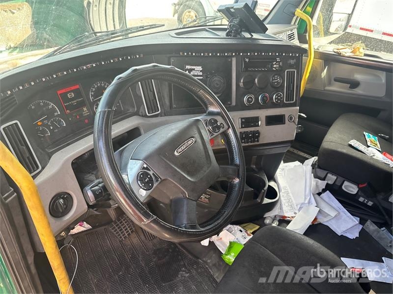 Freightliner Cascadia 126 6x4 T/A Sleeper Truck Tractor Motrici e Trattori Stradali