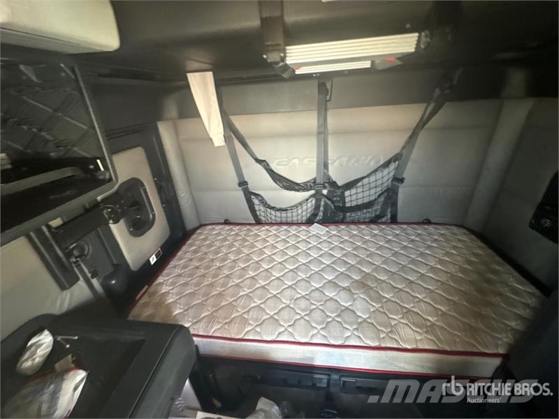 Freightliner Cascadia 126 6x4 T/A Sleeper Truck Tractor Dragbilar