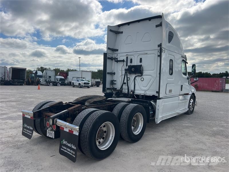 Freightliner Cascadia 126 6x4 T/A Sleeper Truck Tractor Tractor Units