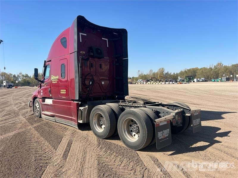 Freightliner Cascadia 126 曳引機組件