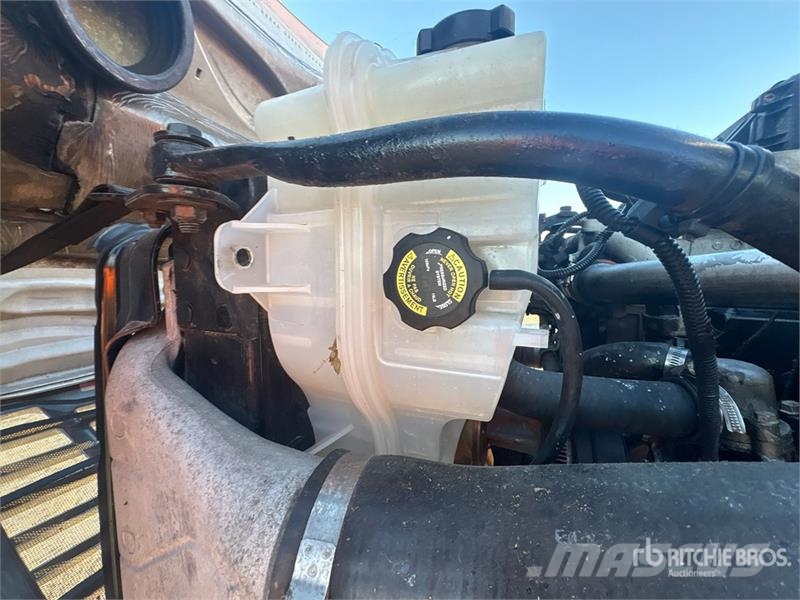 Freightliner Cascadia 125 8x4 Tri/A Sleeper Truck Tractor (Inop Vilcēji