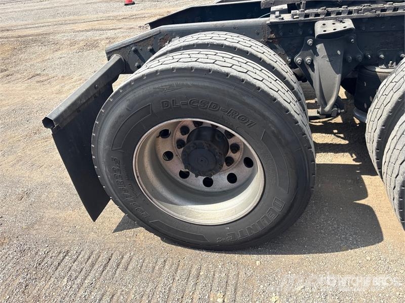 Freightliner Cascadia 126 6x4 T/A Sleeper Truck Tractor Dragbilar