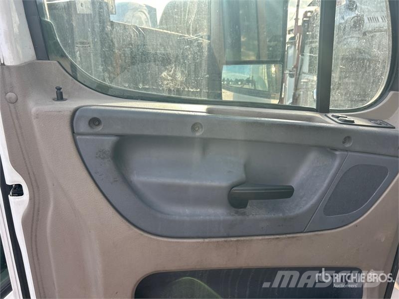 Freightliner Cascadia 125 6x4 T/A Sleeper Truck Tractor Vilcēji