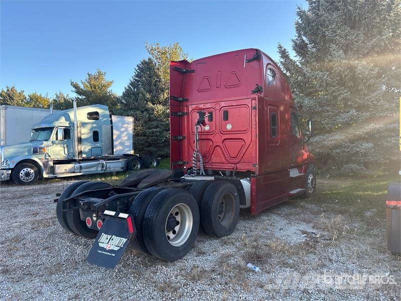 Freightliner Cascadia 125 6x4 T/A Sleeper Truck Tractor Trekkers