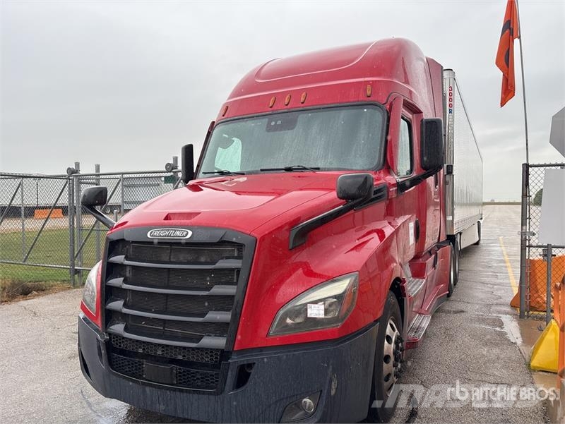 Freightliner Cascadia 126 6x4 T/A Sleeper Truck Tractor Tegljači