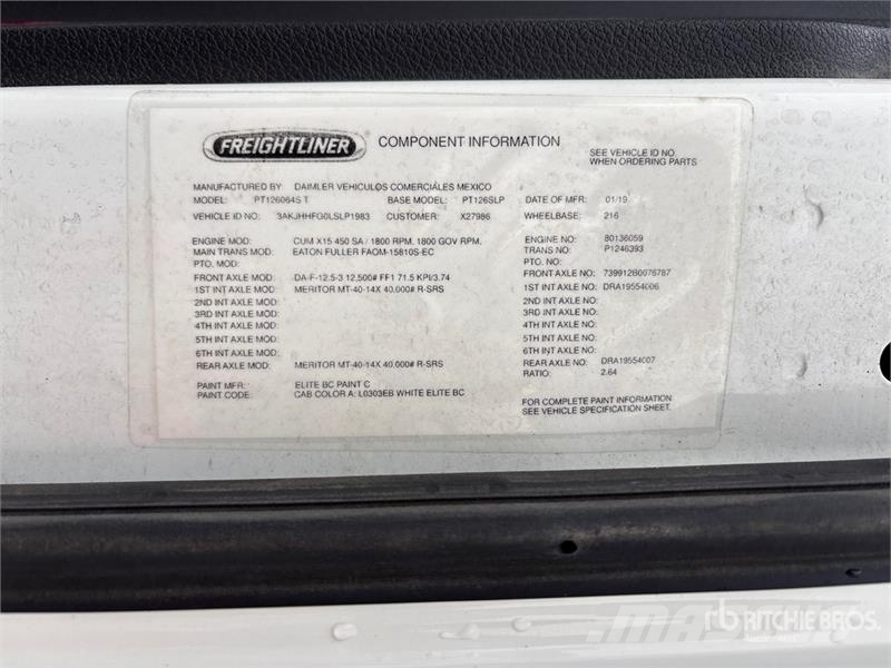 Freightliner Cascadia 126 6x4 T/A Sleeper Truck Tractor Vlačilci