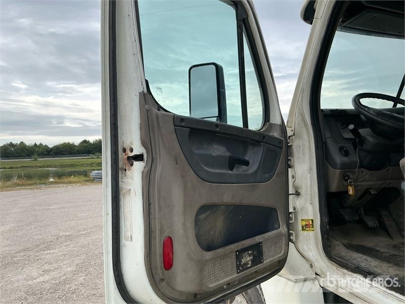 Freightliner Cascadia 125 Tractor Units