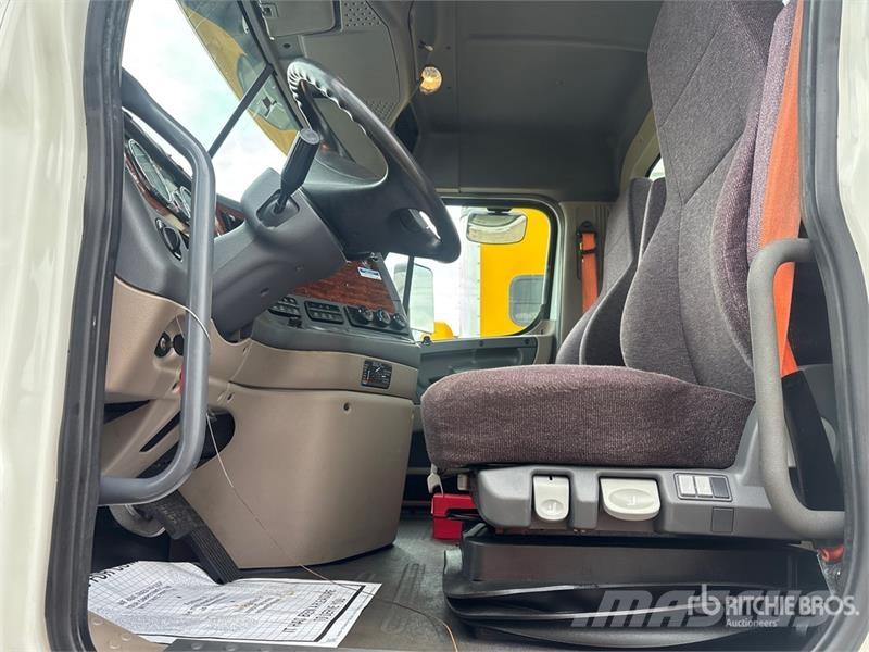Freightliner Cascadia 113 Prime Movers