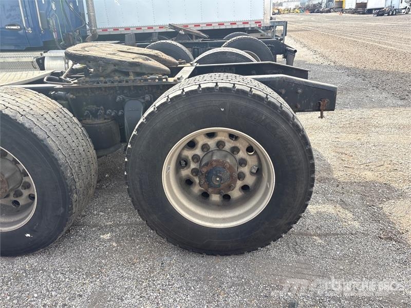 Freightliner Cascadia 125 6x4 T/A Sleeper Truck Tractor (Inoper Tractores (camiões)