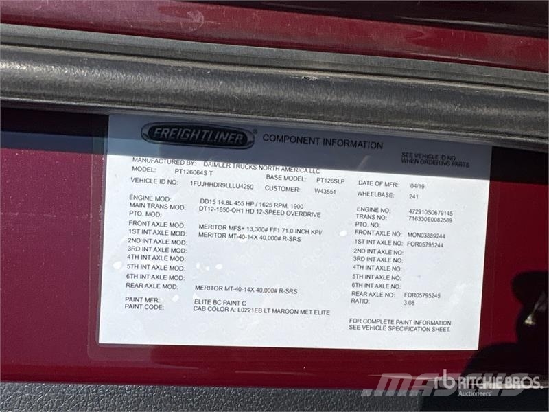 Freightliner Cascadia 126 6x4 T/A Sleeper Truck Tractor Autotractoare