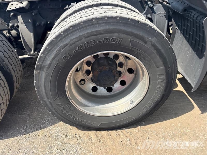 Freightliner Cascadia 126 6x4 T/A Sleeper Truck Tractor Dragbilar