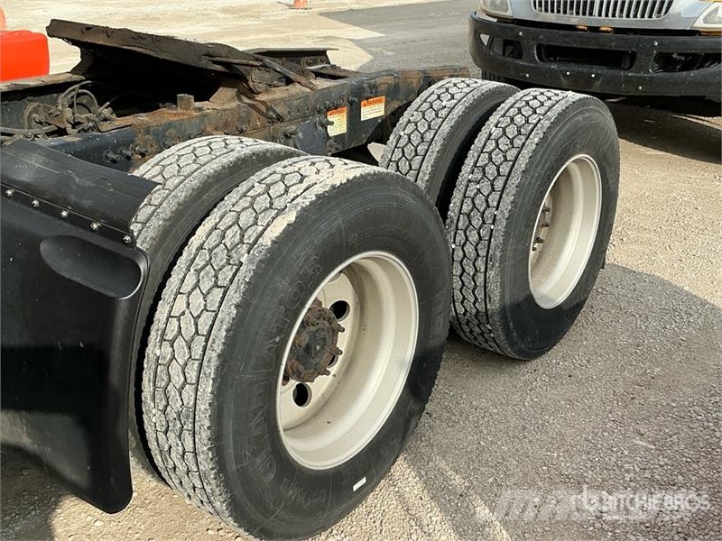 Freightliner Cascadia 125 T/A Sleeper Truck Tractor وحدات الجر