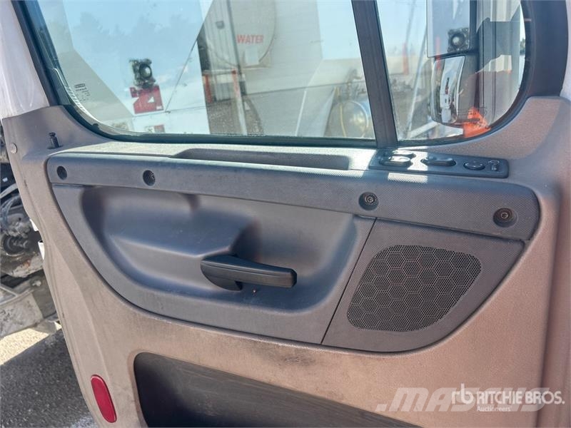 Freightliner Cascadia 125 Prime Movers