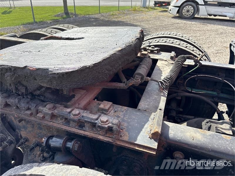 Freightliner Cascadia 125 6x4 T/A Sleeper Truck Tractor Влекачи