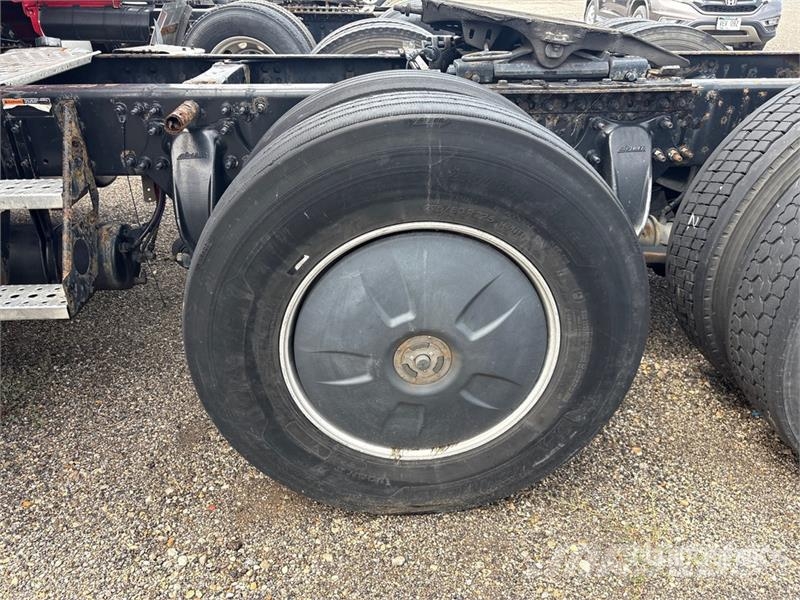 Freightliner Cascadia 125 6x4 T/A Sleeper Truck Tractor Tegljači