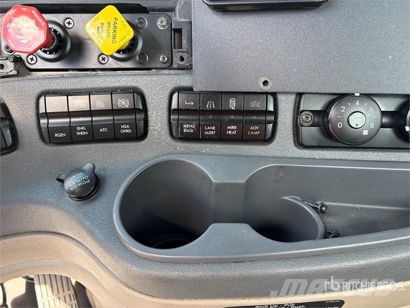 Freightliner Cascadia 125 Влекачи
