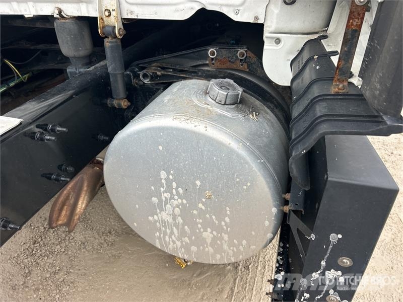 Freightliner Cascadia 126 6x4 T/A Sleeper Truck Tractor Тягачі