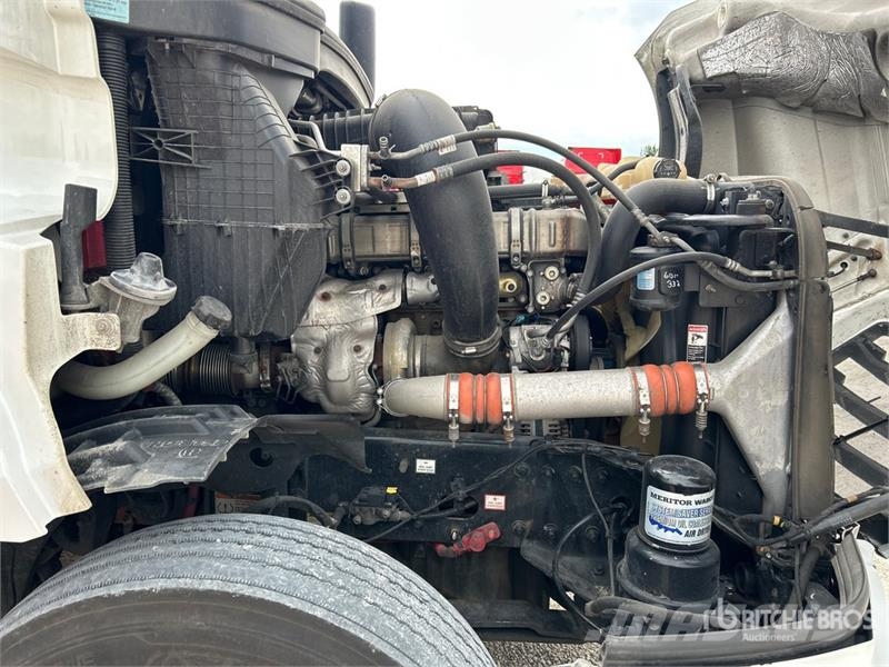 Freightliner Cascadia 126 6x4 Rebuilt Title** T/A Sleeper Truck Trekkers