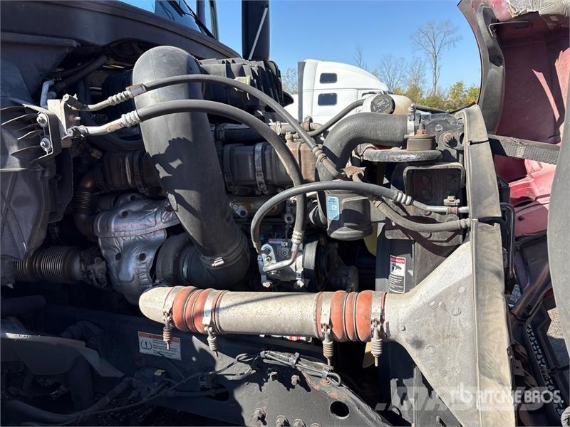 Freightliner Cascadia 126 6x4 T/A Sleeper Truck Tractor Autotractoare