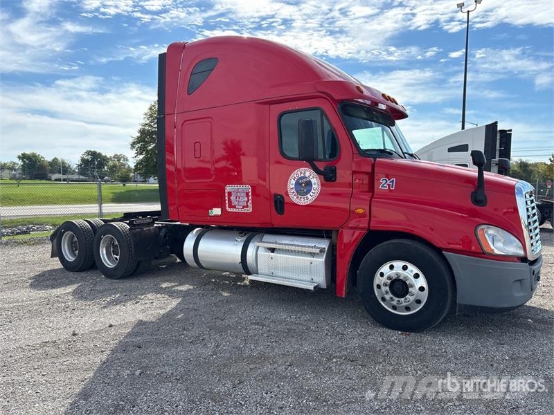 Freightliner Cascadia 125 6x4 T/A Sleeper Truck Tractor Влекачи