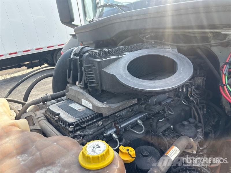 Freightliner Cascadia 126 6x4 T/A Sleeper Truck Tractor Motrici e Trattori Stradali