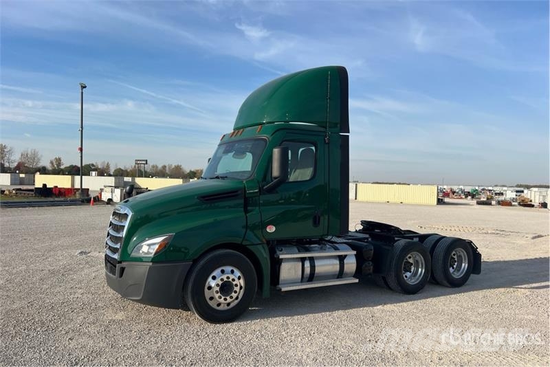 Freightliner Cascadia 126 Седельные тягачи