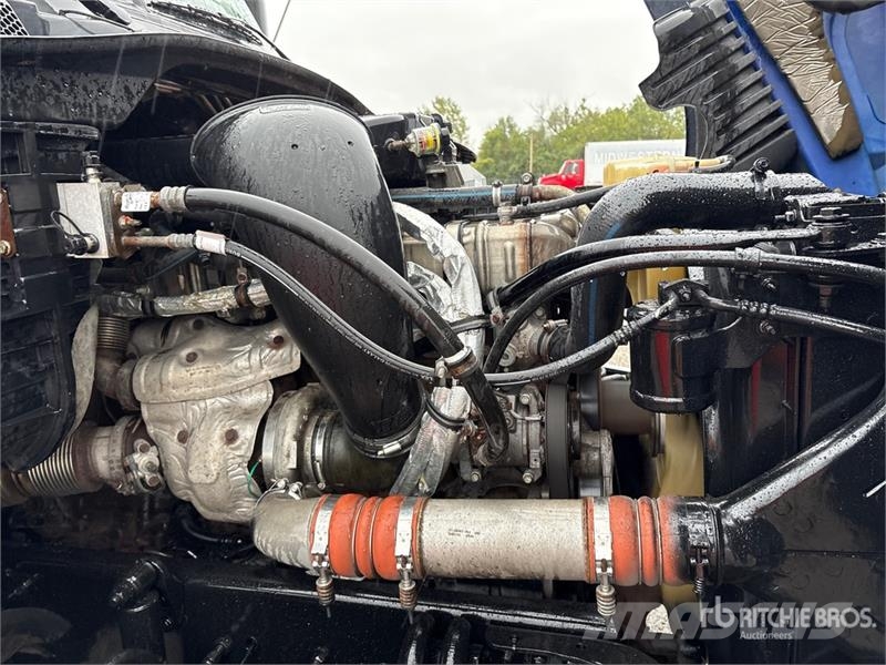Freightliner Cascadia 125 6x4 T/A Sleeper Truck Tractor Tractor Units