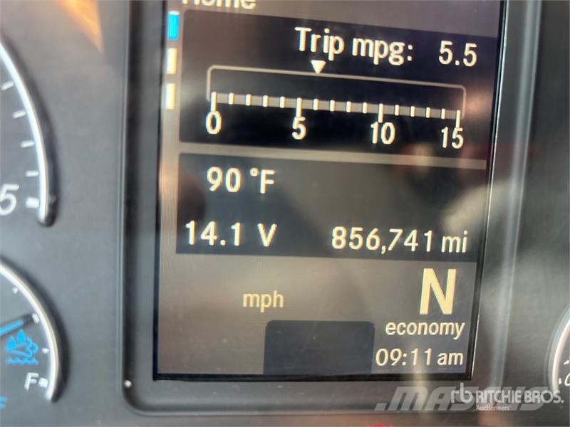 Freightliner Cascadia 126 6x4 T/A Sleeper Truck Tractor Sattelzugmaschinen