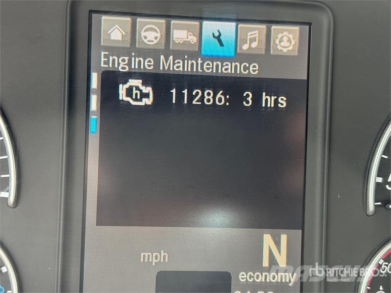 Freightliner Cascadia 126 Vetopöytäautot