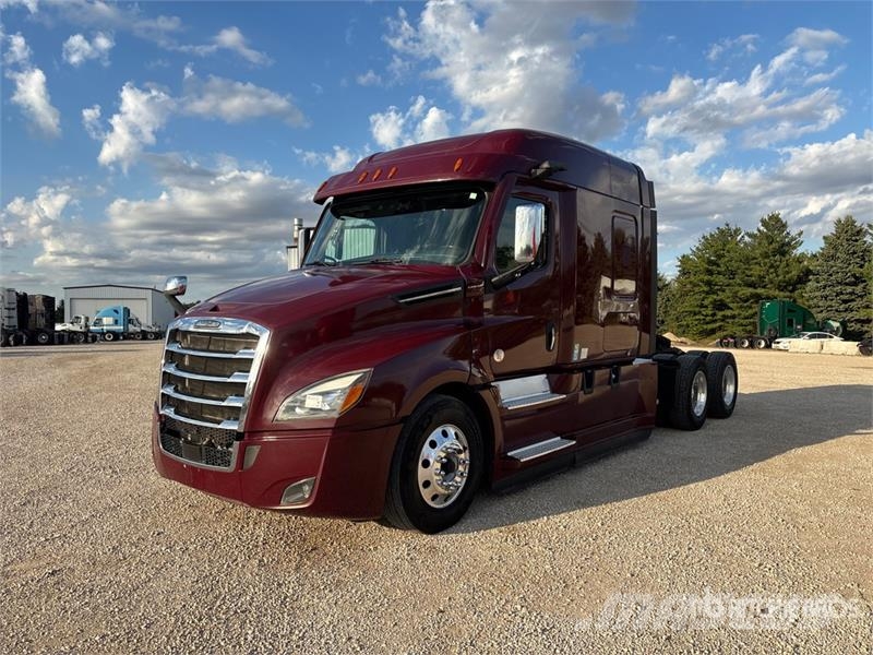 Freightliner Cascadia 126 6x4 T/A Sleeper Truck Tractor وحدات الجر