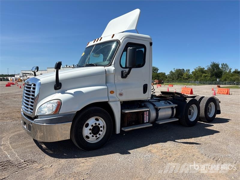 Freightliner Cascadia 125 Truck Tractor Units