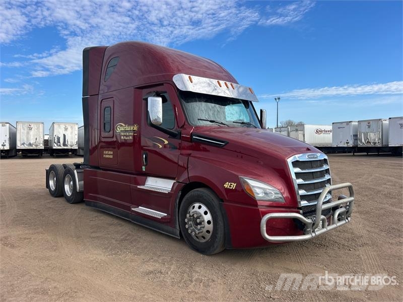 Freightliner Cascadia 126 6x4 T/A Sleeper Truck Tractor Vilcēji