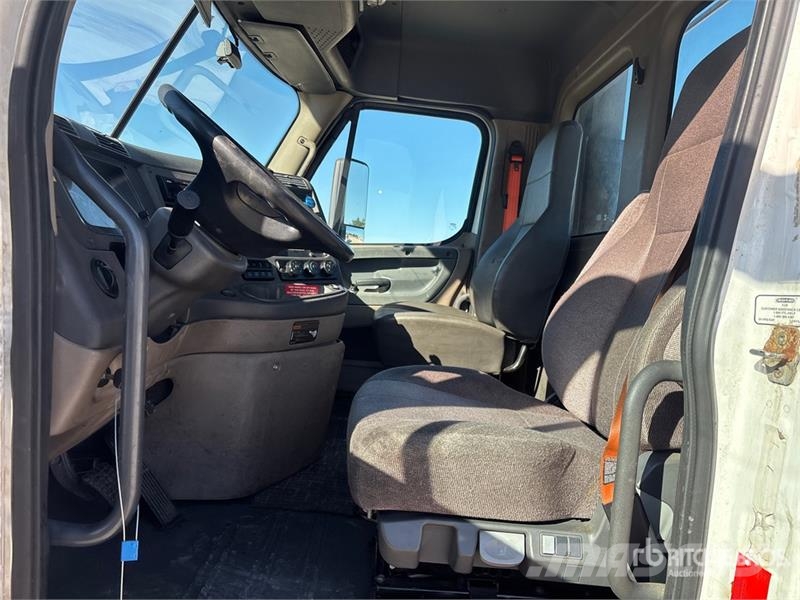 Freightliner Cascadia 125 وحدات الجر