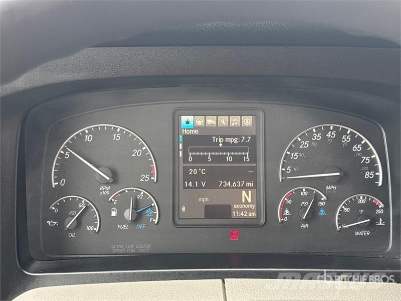 Freightliner Cascadia 126 6x4 T/A Sleeper Truck Tractor Dragbilar