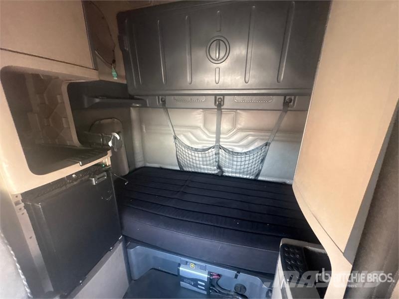 Freightliner Cascadia 125 6x4 T/A Sleeper Truck Tractor Влекачи