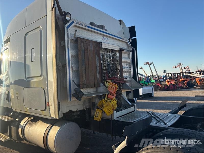 Freightliner Cascadia 125 Vilcēji
