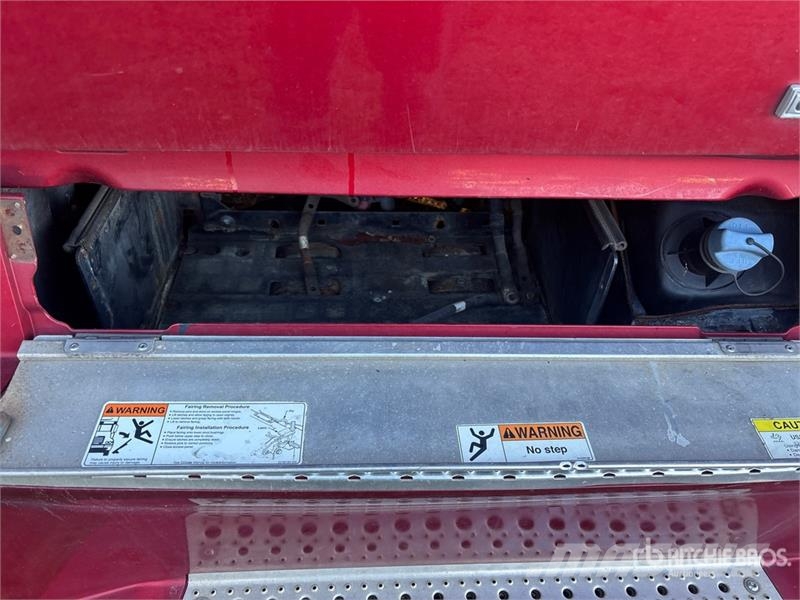 Freightliner Cascadia 125 6x4 T/A Sleeper Truck Tractor Trekkers