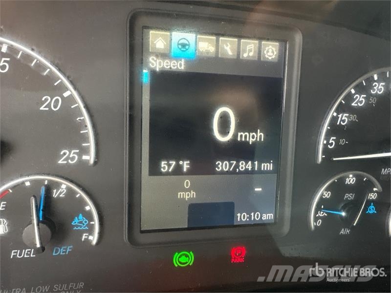 Freightliner Cascadia 126 6x4 T/A Sleeper Truck Tractor Tractor Units