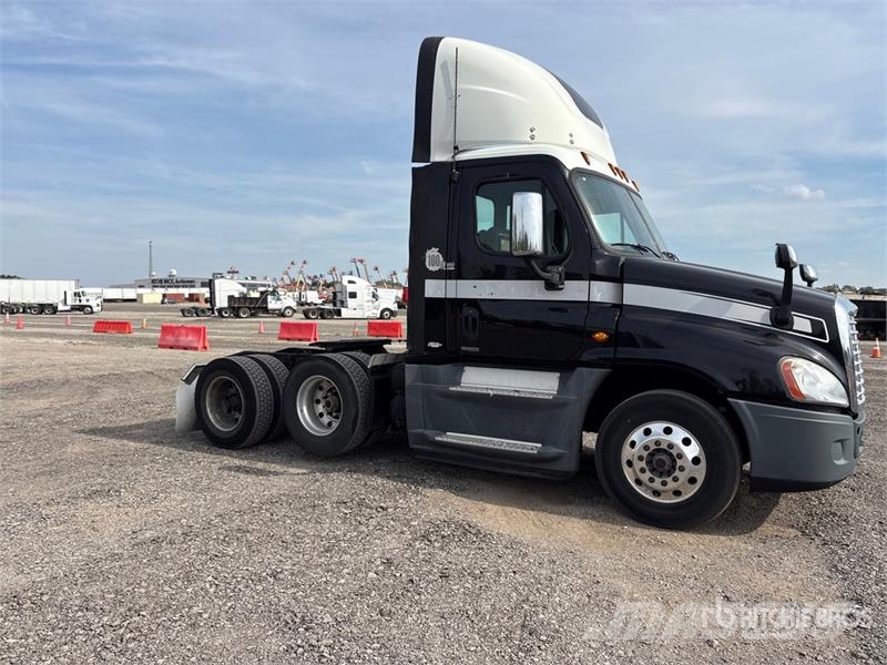 Freightliner Cascadia 125 Tractor Units