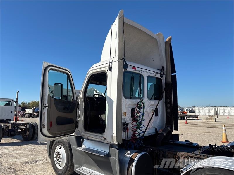 Freightliner Cascadia 125 وحدات الجر